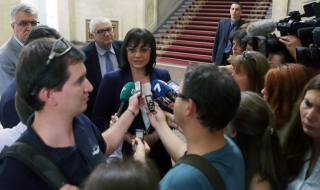 Нинова:Орешарски ще си помисли за бюджета