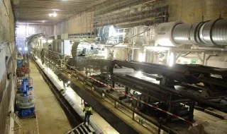 Тунелопробивната машина на метрото достигна „Ситняково“