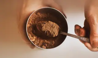 Защо някои здравни експерти препоръчват да заменим кафето с какао на прах?