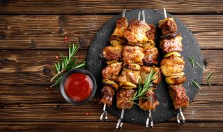 Рецепта за вечеря: Мариновани шишчета с три вида месо