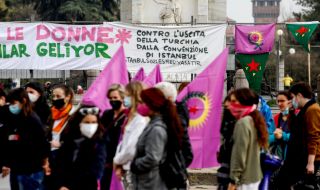 Масови протести в Истанбул заради оттеглянето на Турция от Истанбулската конвенция