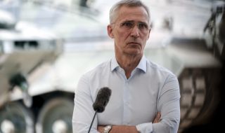 Столтенберг вероятно ще остане начело на НАТО още една година