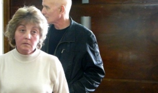 10 години решетки за присвоени 214 000 лв.от касиерка