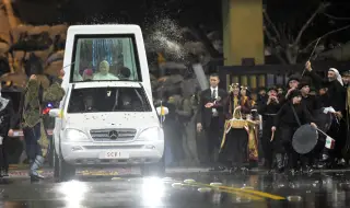 Фернандо Алонсо може да шофира папамобила на Лъв XIV при посещението му в Испания