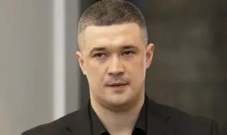 Към Вашингтон! Отстраненият министър на отбраната на Украйна иска да събере средства за нови проекти