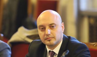 Атанас Славов: Радев публично защити тезата, че България трябва да бъде свързана с руските ядрени интереси