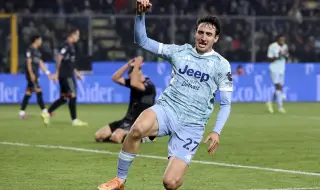 Барселона хвърли око на звездата на Ювентус Андреа Камбиазо