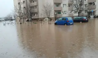 Потоп в Крумовградско: Придошла река скъса мост в село Гривка ВИДЕО