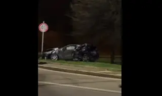 Двама са пострадали при катастрофа до моста на алея „Яворов“