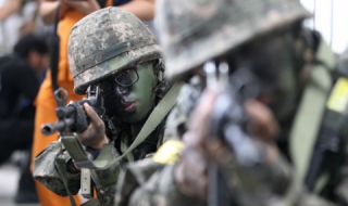 Кадети от Уест Пойнт в  болница след бой с възглавници