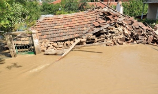 70 къщи не са годни за живеене след потопа в Мизия