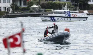 Експлозия разтърси кораб северно от Босфора, подозират мина