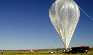 НАСА изстреля научен балон с размерите на стадион в космоса (СНИМКИ)