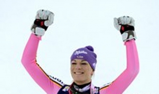 Хьофъл-Рийш е шампионка в суперкомбинацията