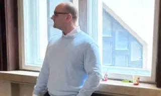 Методи Лалов: Съдия Никола Петров Чомпалов пуши до 10-а съдебна зала в Съдебната палата СНИМКИ