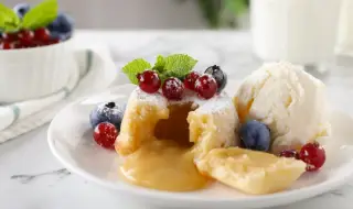 Рецепта на деня: Бял лава кейк