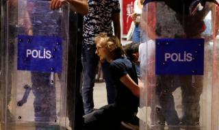 Турската полиция арестува 20 чужденци