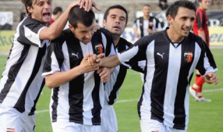 Крушарски на мъжки разговор с играчите