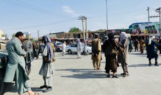 Талибаните блокираха достъпа до летището в Кабул