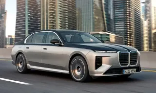Триумфлното завръщане на осмака или как новото BMW M760 xDrive съживява истинския автомобилен характер