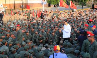 Във Венецуела погнаха опозиционни депутати