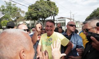 Бразилците започнаха да гласуват на балотажа