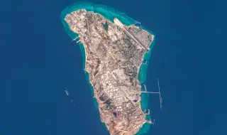 CNN: Иран минира бреговете на остров Харг в очакване на американски десант