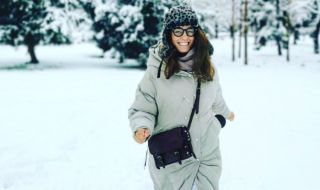 Радина Кърджилова на първа разходка в първия сняг със семейството (СНИМКА)