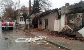 Самоделна бомба избухна във Вакарел