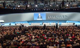 Акционер на Daimler поиска да ходи гол на общото събрание