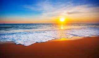 Слънчево и топло