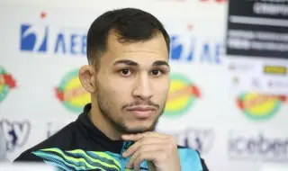 Радослав Росенов ще боксира за златото на Европейското първенство до 23г.