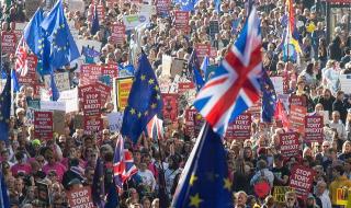 1 милион британци искат нов референдум за Брекзит
