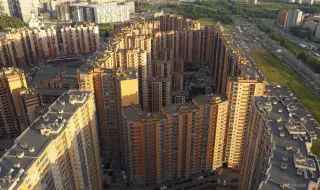 Огромна жилищна сграда, в която живеят 18 000 души