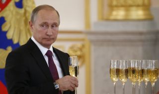 Вино за Путин: проблемите на придворните доставчици в Кремъл