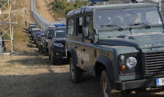 Засилиха охраната по българската граница