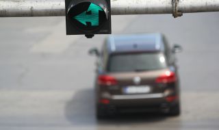 Деактивираха мигащата зелена светлина на светофарите в София