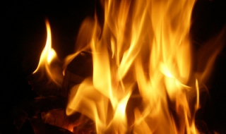 Пожар горя в бургаския квартал Победа