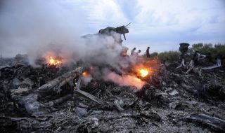 Има доказателства, че е използвана ракета "Бук" при свалянето на MH17 в Източна Украйна (ВИДЕО)