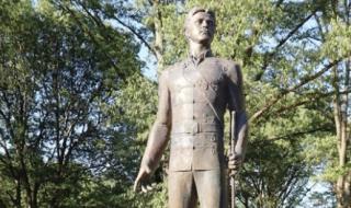 Откриха паметник на Васил Левски в Русе