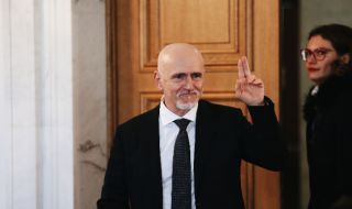 Николай Събев: Премахваме ненужните стикери на автомобилите