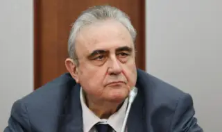 Огнян Минчев: Клеймото "завършил университет в България" е окончателна присъда за отхвърляне 