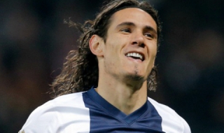 Английски грандове се надцакват за Кавани