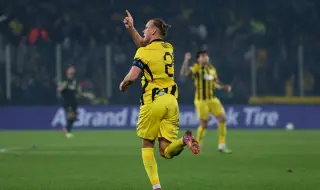 АЕК оглави гръцкото първенство след минимален успех, Мартин Георгиев остана на пейката