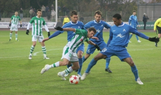 Играта на Левски не устройва Батков, Илиев нападна съдията