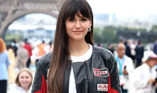 Нина Добрев показа как "контролира" приема си на алкохол с... вино и йога (ВИДЕО)