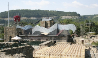 Сцена на вековете събира погледите в Търново