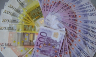 Митничари задържаха недекларирани 54 900 евро