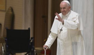 Папа Франциск назначи свой личен медицински асистент