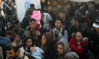 Брюксел отпуска 700 милиона евро помощ за бежанската криза